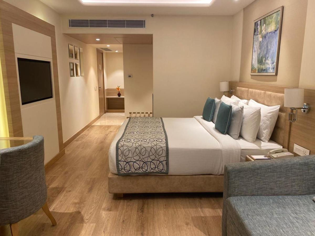 Golden Sarovar Portico Amritsar Exterior foto